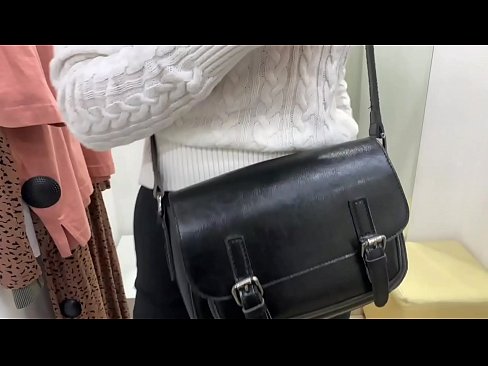 ❤️ Offentlig onani av ungtispe FeralBerry med en dildo i prøverommet ❤️ Hjemmelaget porno ved no.pornosexphoto.ru ️❤