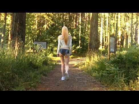 ❤️ Vakker kvinne beveger seg sakte, ikke nakenvideo ❤️ Hjemmelaget porno ved no.pornosexphoto.ru ️❤