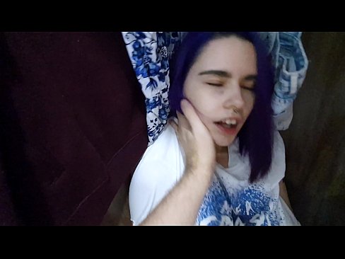 ❤️ Fant min søster i skapet og hjalp henne med å komme ❤️ Hjemmelaget porno ved no.pornosexphoto.ru ️❤